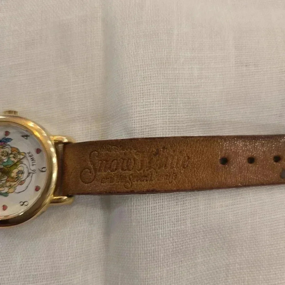 Vintage Disney x Timex Snow White & Seven Dwarfs Rotating Watch Leather Womens - Picture 3 of 8